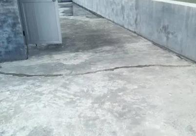 天河楼顶漏水维修公司分享下如何解决卫生间隐蔽部位漏水的问题?